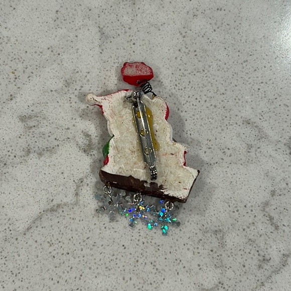Santa Pin - Picture 2 of 2